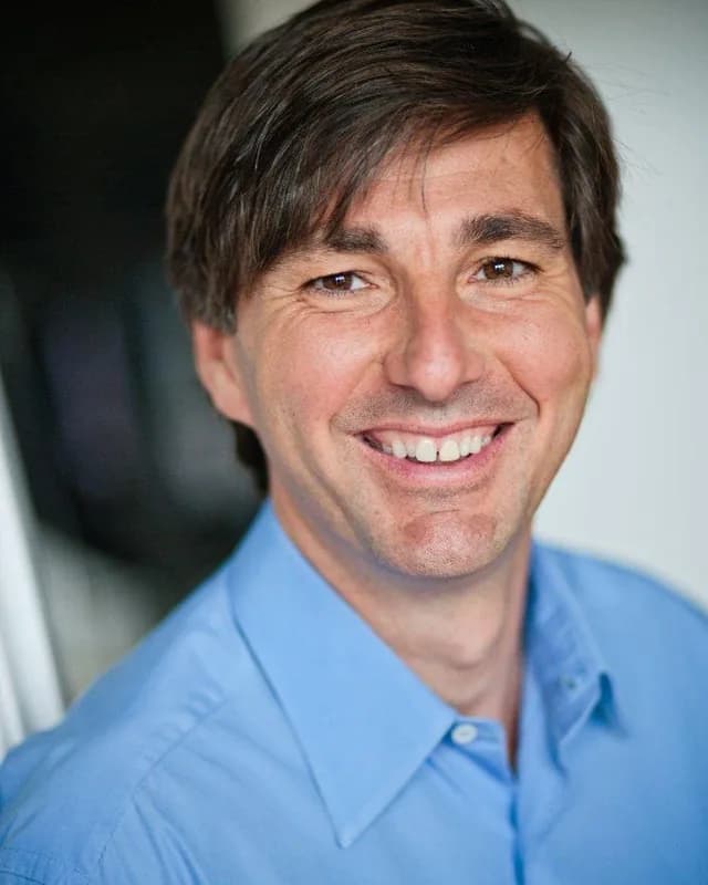 Retrato de Don Mattrick