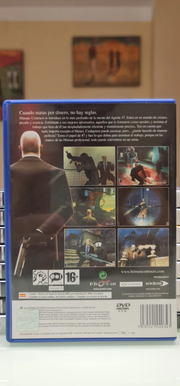 Fotografía de contraportada de Hitman - Contracts · ES