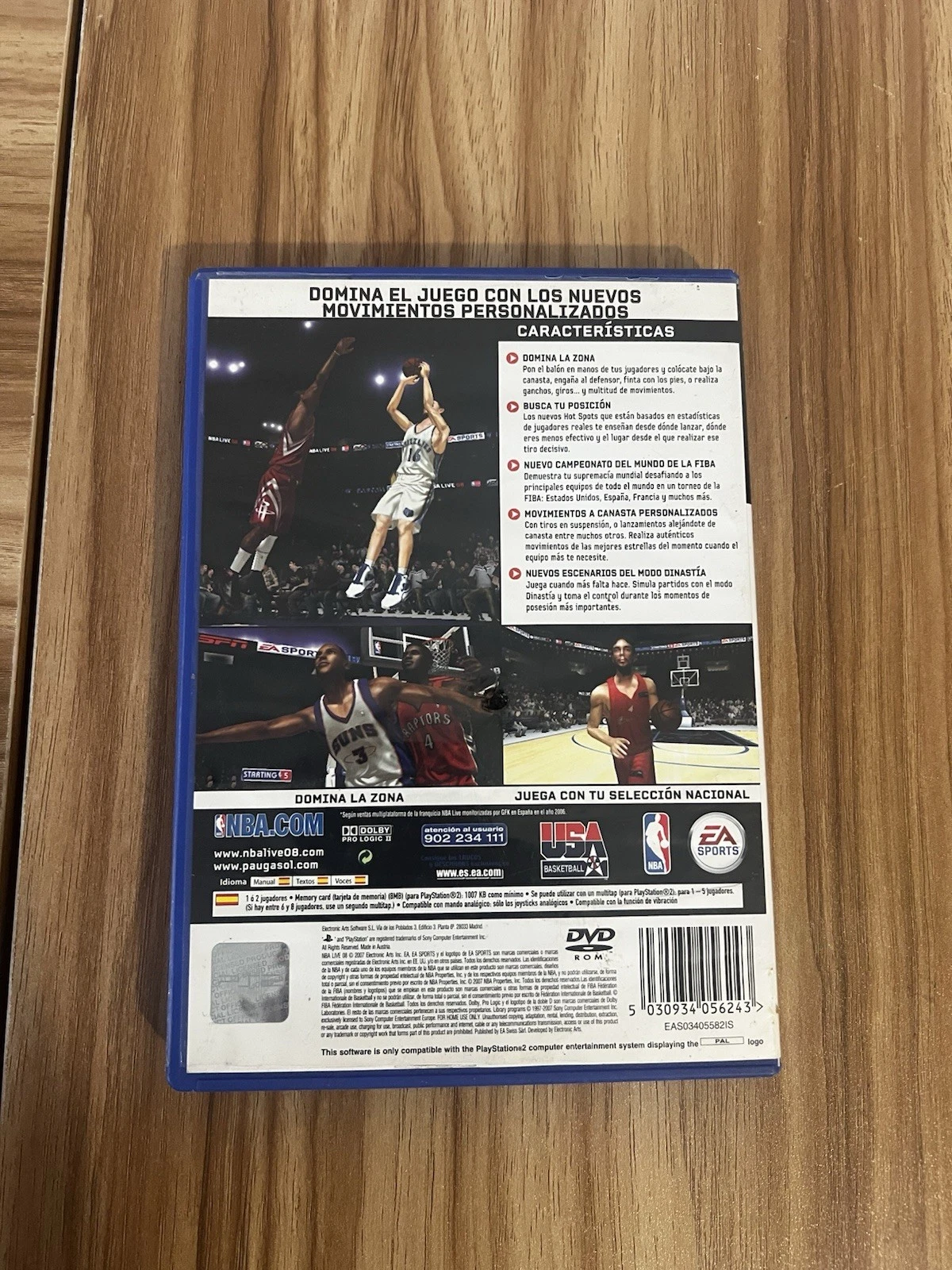 Fotografía de contraportada de NBA Live 08 · ES